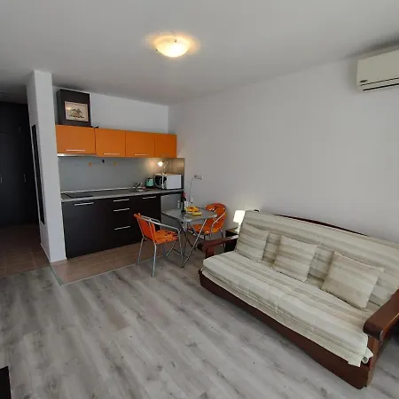 Studio Prestige Fort - Bastet Bs Apartment